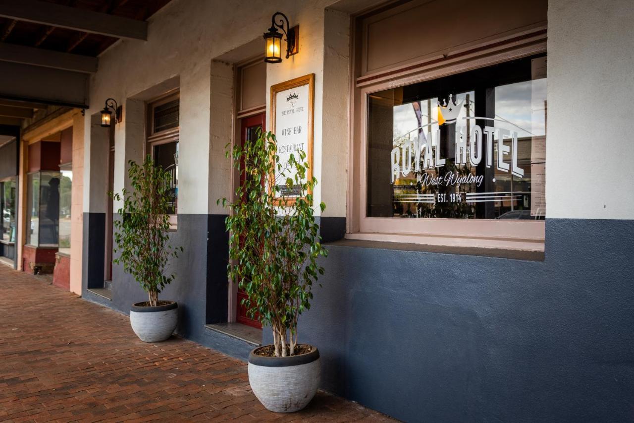 The Royal Hotel West Wyalong Kültér fotó